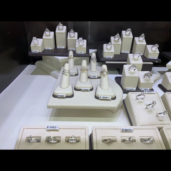 Ladies 14 karat and 18 karat Gold genuine diamonds - Picture 4 of 8